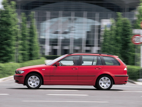 Uzspiediet lai redzētu oriģinālizmēru BMW_E46_Touring_Press_Photos_014.jpg
