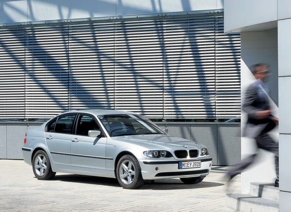 Uzspiediet lai redzētu oriģinālizmēru BMW_E46_Sedan_Press_Photos_024.jpg
