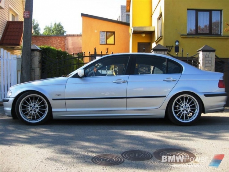 323i_01.jpg